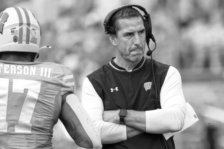 Wisconsin, Notre Dame coaches deeply connected